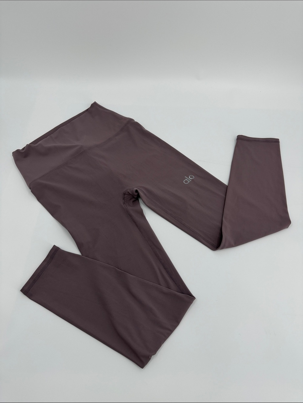 Alo High-Rise Leggings in Deep Plum